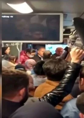 metrobuste-iki-kadina-tacizde-bulundugu-one-surulen-sahis-linc-edilmek-istendi-1668263798010.jpeg