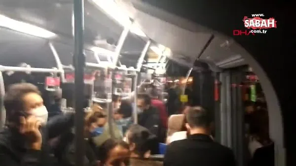 Metrobüste iş çıkış saatinde tehlikeli yoğunluk | Video