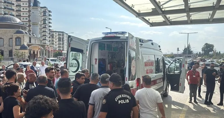 Mersin’de silahlı saldırgan dehşet saçtı! 4 ölü, 8 yaralı