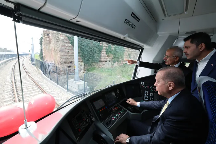 Erdoğan, Sirkeci-Kazlıçeşme Raylı Sistem Hattı açılış töreninde konuştu: "İstanbul'da 5 yıl boşa geçti" - Resim : 1