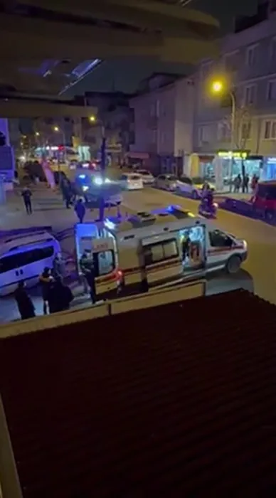 İstanbul’da sokak ortasında vahşet! Herkesin gözü önünde eski eşini defalarca bıçakladı!