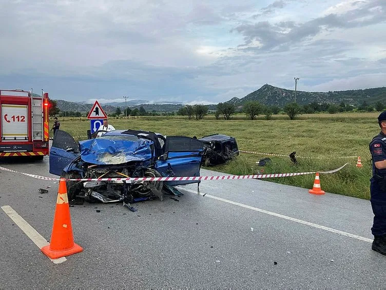Burdur'da feci kaza! Ortalık savaş alanına döndü: 5 ölü, 5 yaralı