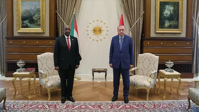 sudan-egemenlik-konseyi-baskani-el-burhan-turkiyeye-geliyor-1766586894811.jpg