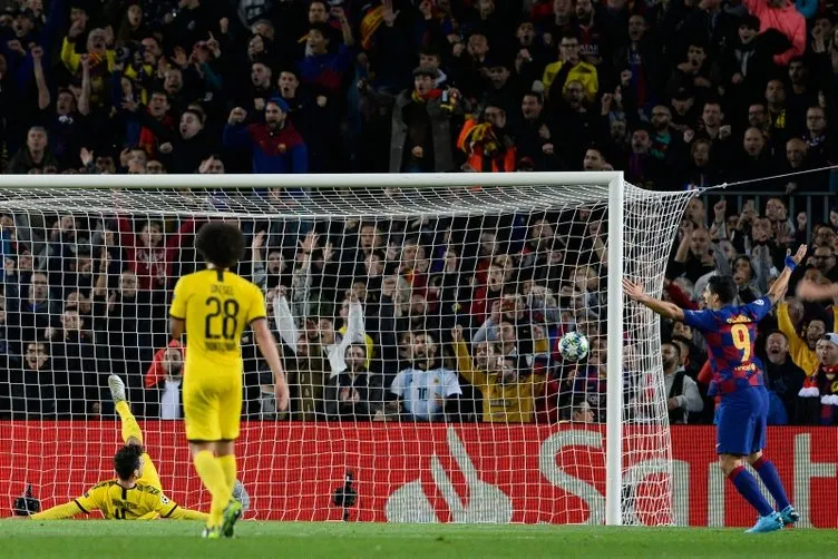 Lionel Messi, bir kez daha Şampiyonlar Ligi tarihine geçti! Borussia Dortmund'a attığı golle...