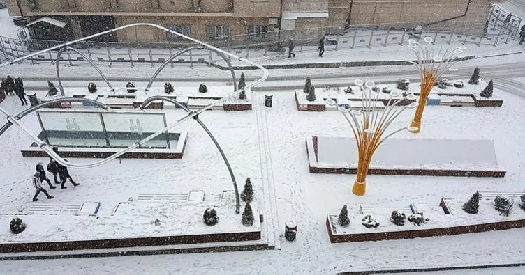 Erzurum kar yağışıyla birlikte beyaz örtüyle kaplandı ile ilgili görsel sonucu