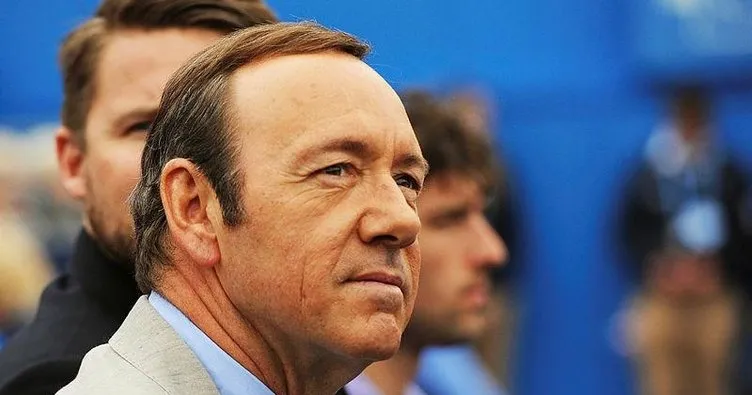 Kevin Spacey filmden kovuldu!