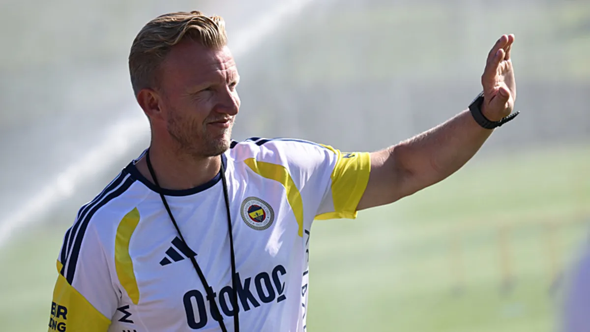 Dirk Kuyt: Transferde doğru kararları vereceğiz