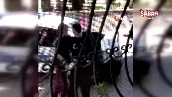 İstanbul Kadıköy'de sevgili çift kabusu kamerada: Mahalleliye sataşıp camını kırdılar | Video
