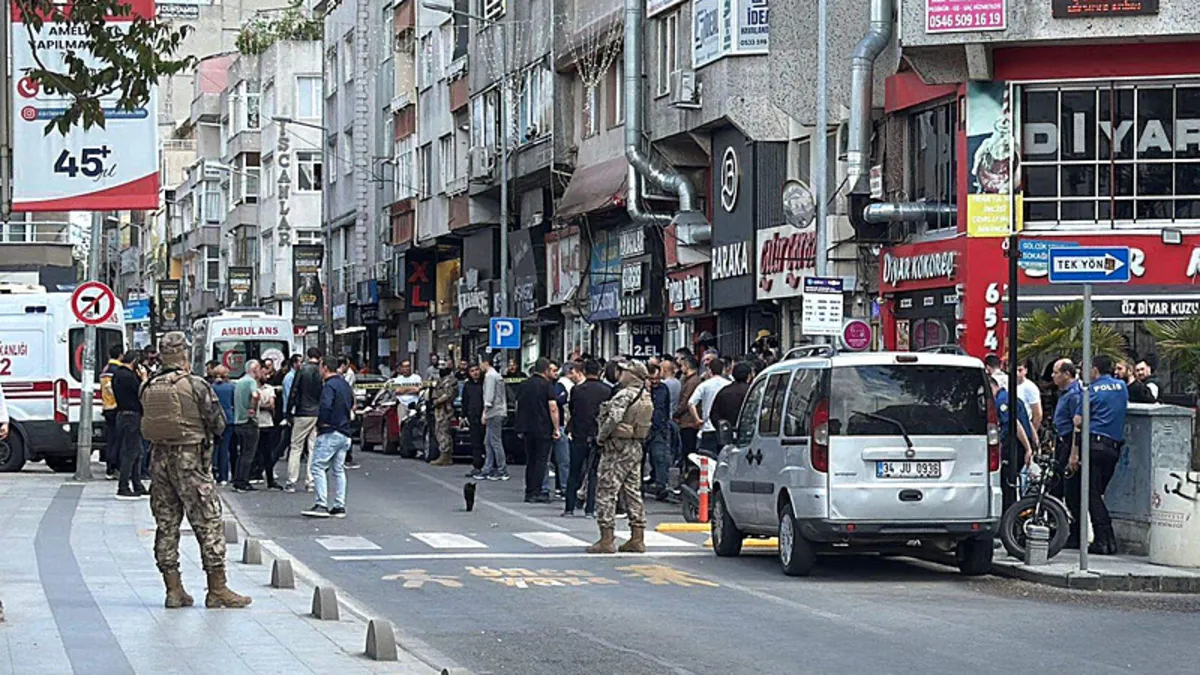 Çorlu'da silahlı kavga ihbarına giden 2 polis şehit oldu