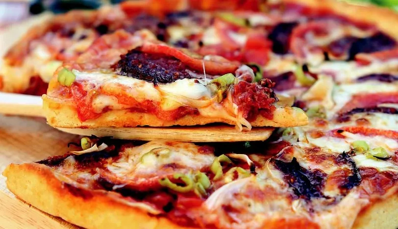 Domatesli Pizza