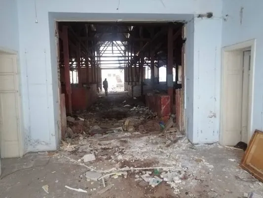 Erdek’te Marmarabirlik eski binası yıkılıyor