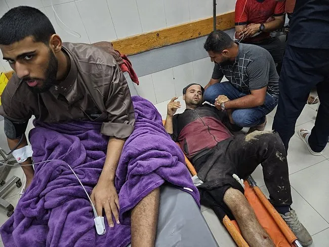 Katil ordusu Gazze’de yine hastane hedef aldı: 16 ölü, 70 yaralı!
