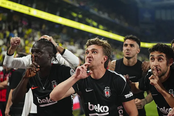 besiktasin-bir-sezonluk-derbi-galibiyeti-hasreti-bitti-1788638059783.jpeg