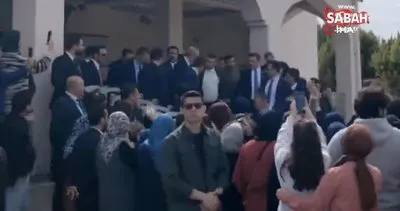 Başkan Erdoğan’a cuma namazında vatandaşlardan sevgi seli