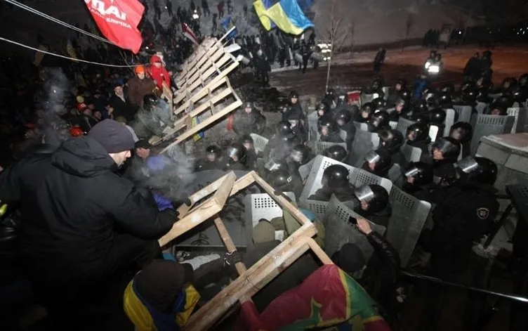 Ukrayna’da gece baskını