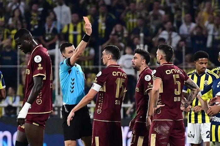 canli-fenerbahce-trabzonspor-mactaki-ilk-gol-vara-takildi-1757867689407.jpeg