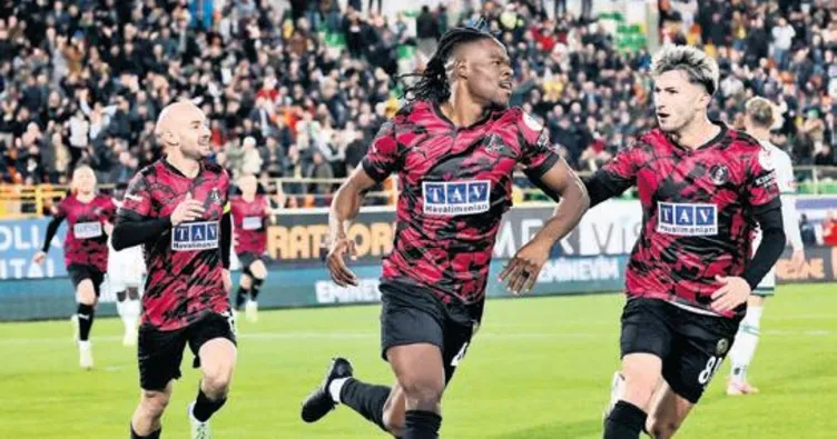 Alanyaspor’un keyfi yerinde!