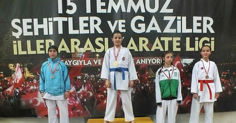 Kağıtsporlu Karateciler  Sakarya’da madalya bırakmadı