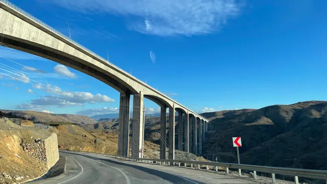 turkiyenin-en-buyuk-viyadugu-yarin-aciliyor-iki-cografi-bolgeyi-birbirine-baglayacak-1669386247339.jpg