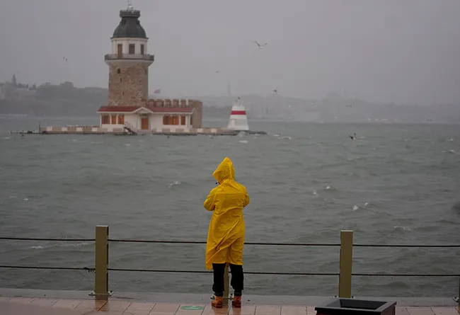son-dakika-meteorolojiden-yeni-hava-durumu-raporu-istanbula-kar-yagacak-mi-30-kent-icin-sari-kodlu-alarm-1742228205282.jpeg