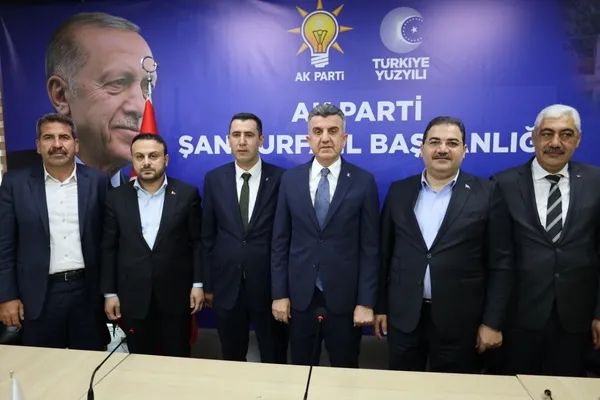 sanliurfada-meclis-uyesi-ve-akrabalari-ak-partiye-katildi-1775229635655.jpg
