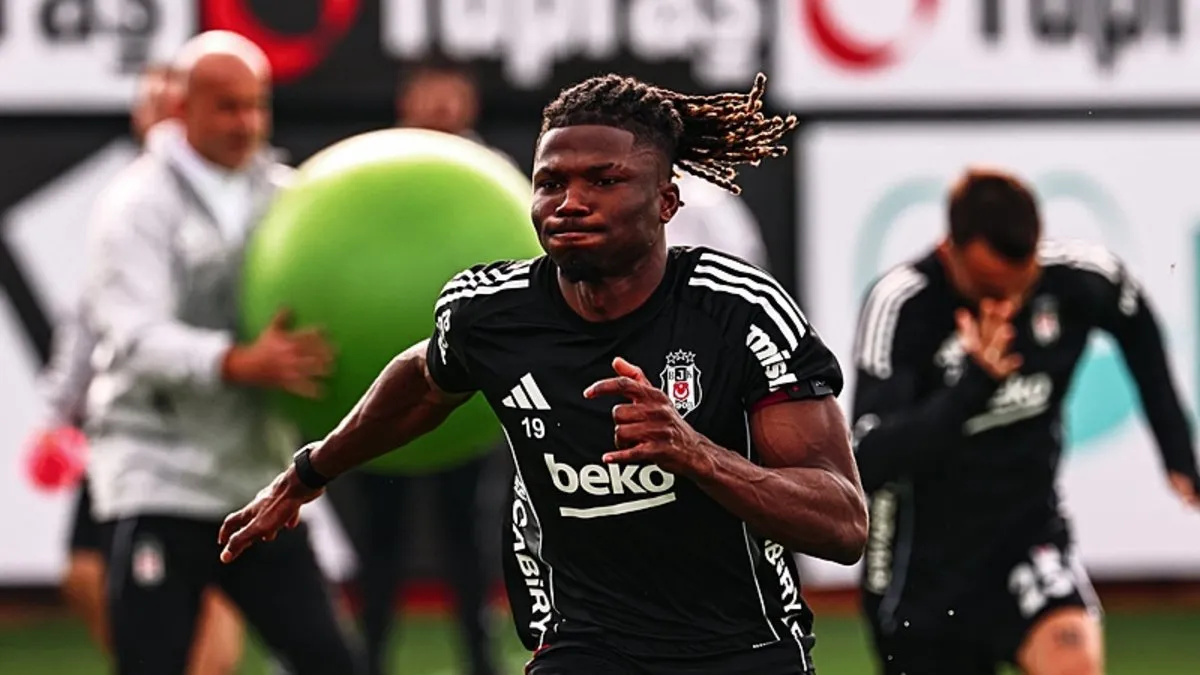 Beşiktaş 3 futbolcusundan yoksun çalıştı Beşiktaş 3 futbolcusundan yoksun çalıştı