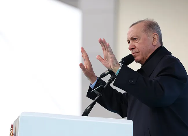 baskan-erdogan-saglikta-buyuk-donusume-imza-attik-1745074262264.jpeg