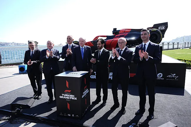 osman-askin-bak-formula-1-gibi-bir-dunya-markasi-turkiyeyi-tercih-ediyor-1777104515033.jpg