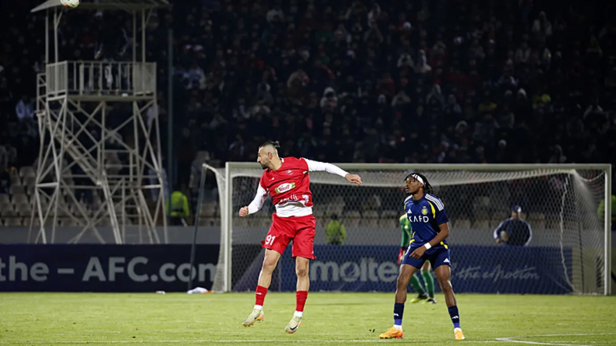 Serdar Dursun attı, Persepolis liderliğe yükseldi Serdar Dursun attı, Persepolis liderliğe yükseldi