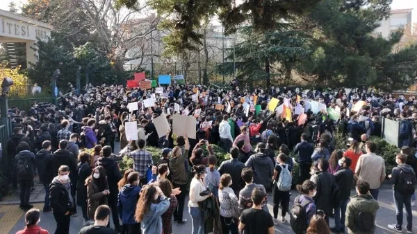son-dakika-bogazici-olaylarindan-feto-de-cikti-dhkp-clilere-ozendi-1612621760352.jpg SON DAKİKA! Boğaziçi olaylarından FETÖ de çıktı! DHKP-C'lilere özendi...