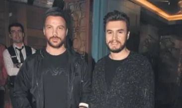 İki stardan ağlatan şarkı