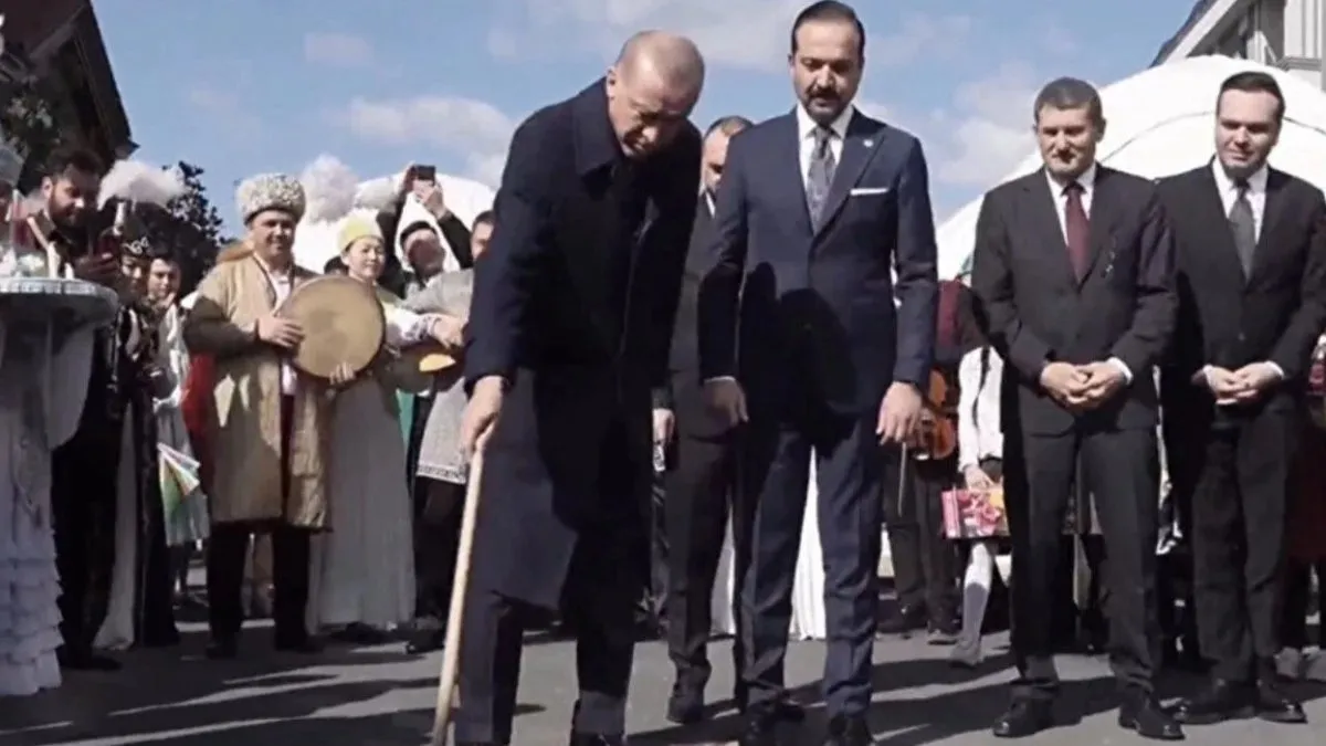 Başkan Erdoğan, İstanbul'da nevruz ateşini yaktı