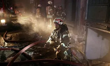 Bayrampaşa’da 4 katlı iş merkezinde yangın