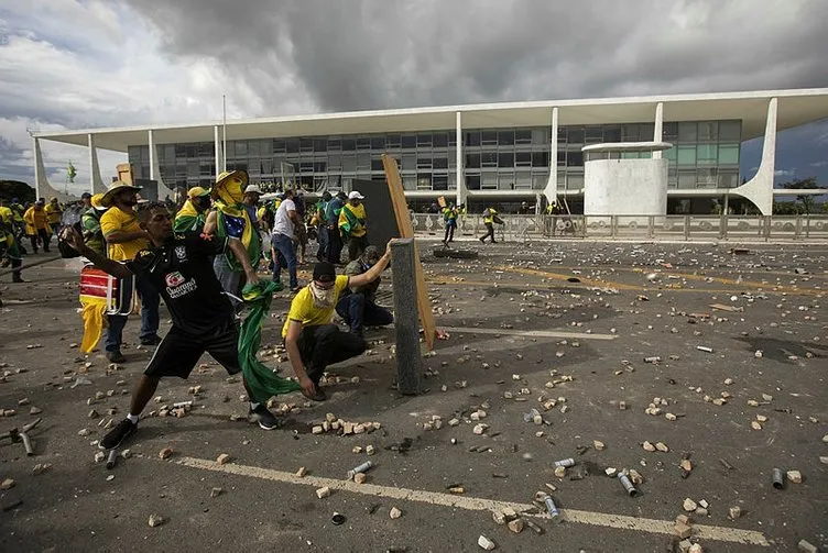 Brezilya’da kongre baskını: Federal müdahale emri verildi! Bolsonaro’dan ilk açıklama...