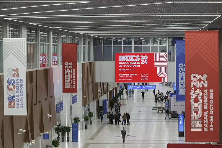 BRICS Liderler Zirvesi toplandı: Ticarette dolarsızlık gündemde – Batı’ya karşı değiliz!