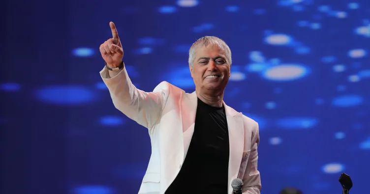 Ünlü şarkıcı Cengiz Kurtoğlu’nun tatsız gecesi kameralara yansıdı! Cengiz Kurtoğlu gözaltına alındı!