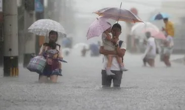 Japonya’da korkutan sel felaketi! Yüz binlerce kişi evini terk etti