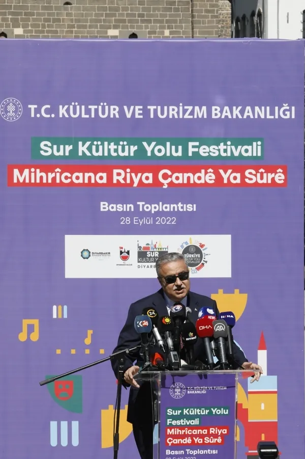 cumhurbaskanligi-senfoni-orkestrasi-sur-kultur-yolu-festivali-icin-13-yil-sonra-diyarbakira-geliyor-1664366538843.jpg