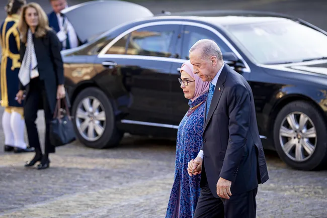 baskan-erdogan-nato-zirvesi-icin-laheyde-1750794848743.jpeg Dünyanın gözü Lahey'de! Başkan Erdoğan, Trump ile görüştü