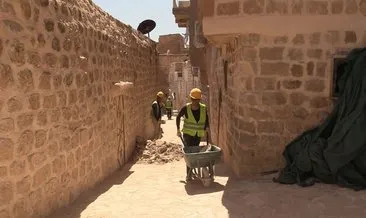 Tarihi kentteki betonarme binaların yıkımı sürüyor #mardin