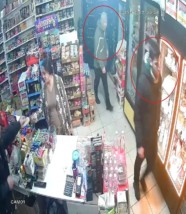 Tekel bayiden çaldı: Kaçarken dükkan sahibinin oğlunu bıçakladı!