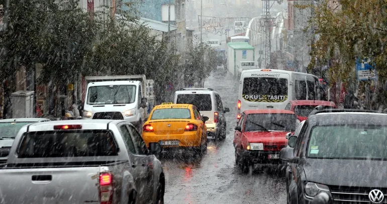 Kar, Ardahan’ı beyaza bürüdü