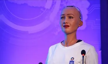 Robot ’Sophia’ yeni bir dil daha öğrendi