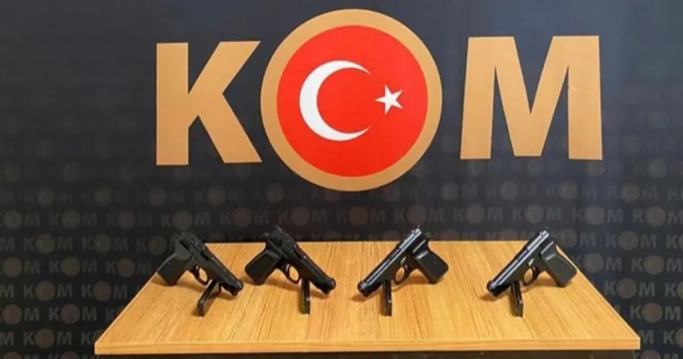 Rize’de durdurulan araçtan 4 silah çıktı