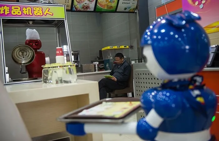 Çin’de Robot Restoran