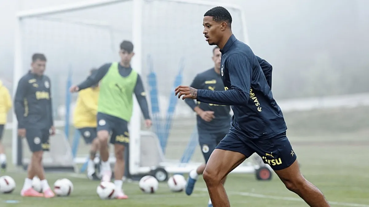 Fenerbahçe, günü çift idmanla tamamladı
