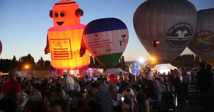 Türkiye’nin ilk balon festivali Kapadokya’da başladı