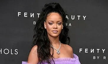 Rihanna’nın yeni makyaj stili