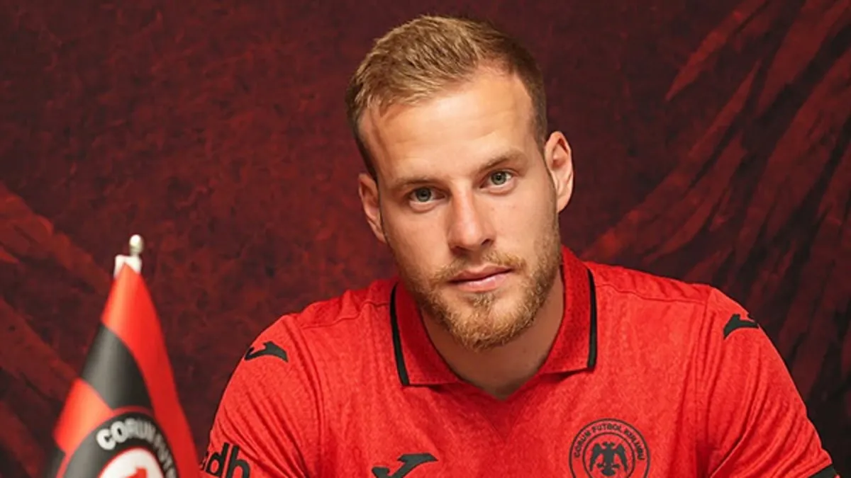 Çorum FK’de 7 futbolcu ile yollar ayrıldı, 9 futbolcu takıma katıldı Çorum FK’de 7 futbolcu ile yollar ayrıldı, 9 futbolcu takıma katıldı