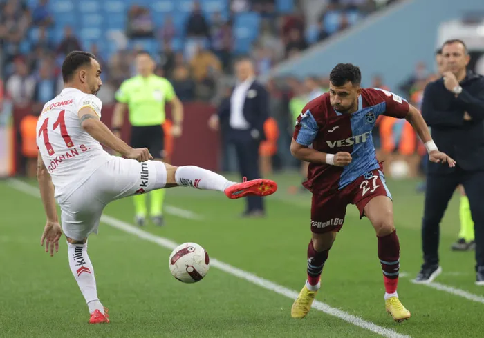 son-dakika-haberleri-trabzonspor-zorlu-macta-akyazida-kayip-kayserispor-son-anlarda-kazandi-1701615579954.jpg